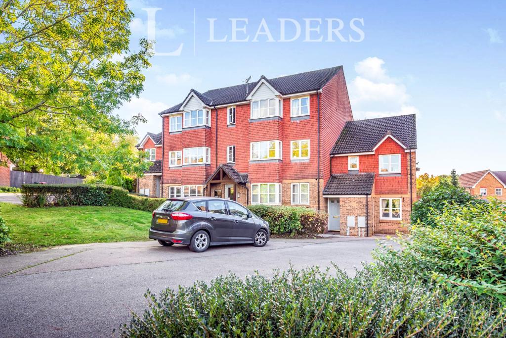 2 bed Flat for rent in Crawley. From Leaders - Crawley