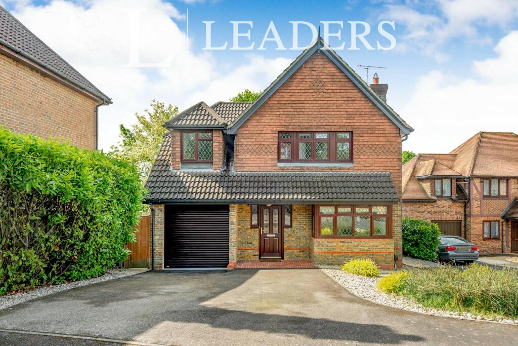 4 bed Detached House for rent in Worth Abbey. From Leaders (Crawley)