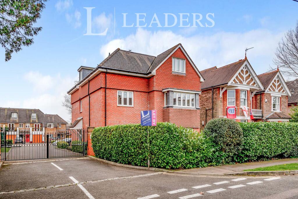 2 bed 1st Floor Flat for rent in Pease Pottage. From Leaders - Crawley