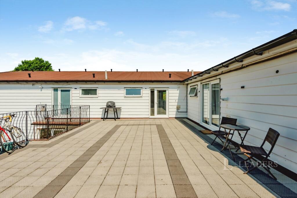 2 bed 1st Floor Flat for rent in Copthorne. From Leaders - Crawley 2 bed 1st Floor Flat for rent in Copthorne. From Leaders - Crawley