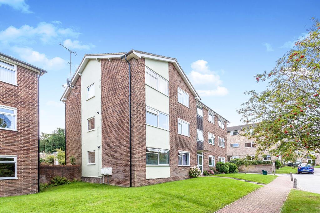 2 bed 1st Floor Flat for rent in Haywards Heath. From Leaders - Haywards Heath