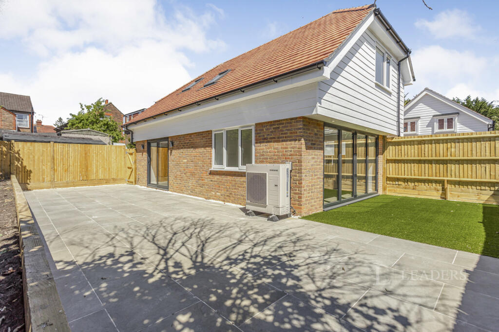 3 bed Detached for rent in Haywards Heath. From Leaders - Haywards Heath