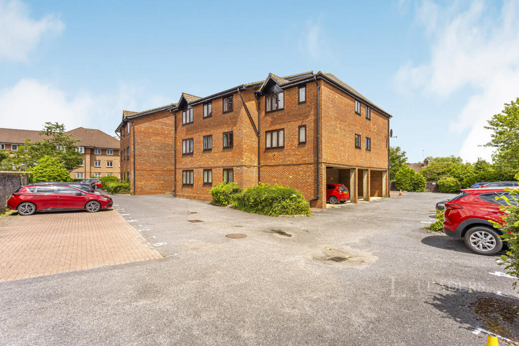 2 bed 1st Floor Flat for rent in Haywards Heath. From Leaders - Haywards Heath