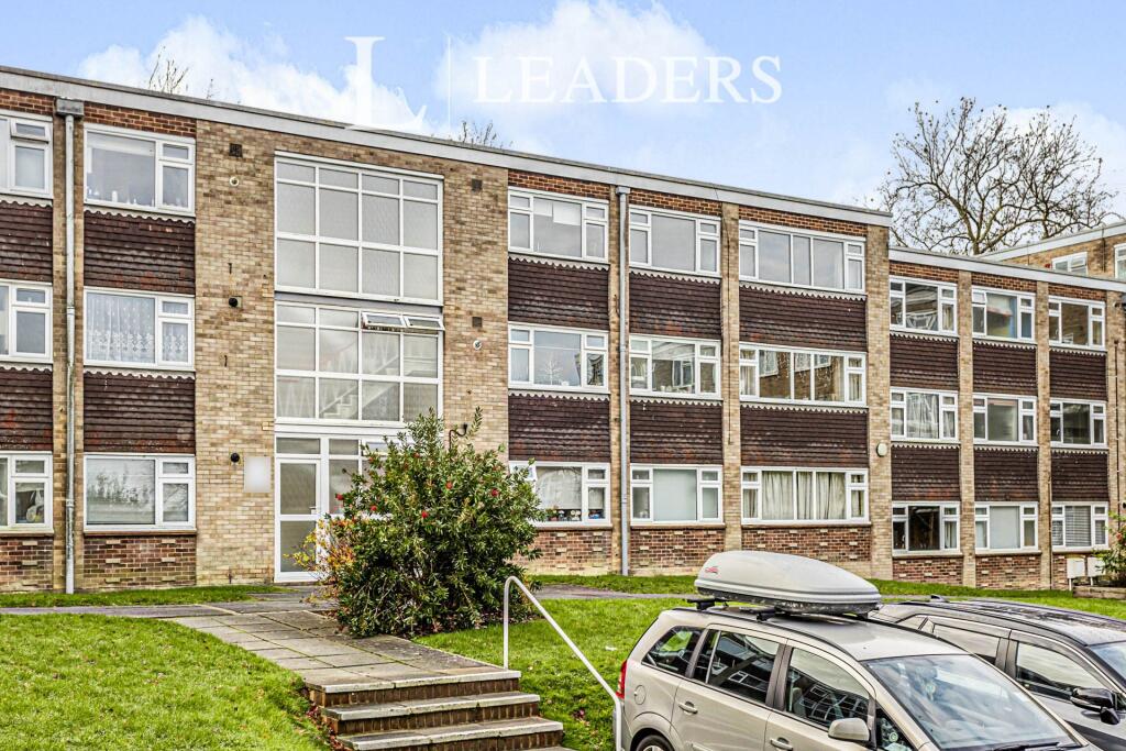 3 bed 1st Floor Flat for rent in Haywards Heath. From Leaders - Haywards Heath