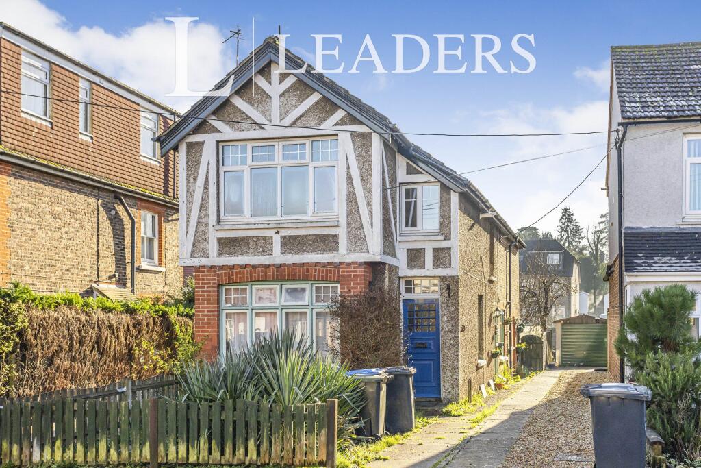 1 bed 1st Floor Flat for rent in Haywards Heath. From Leaders - Haywards Heath