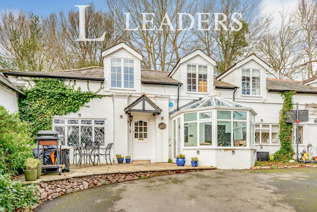 3 bed Semi-Detached House for rent in Oxted. From Leaders - Redhill