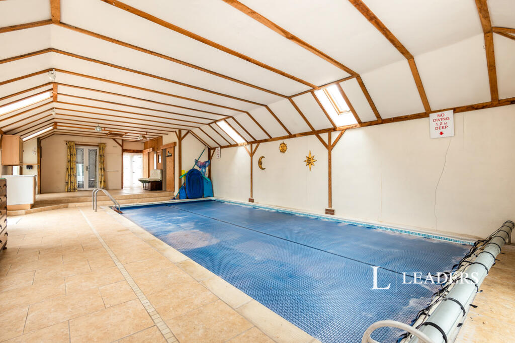 5 bed Detached for rent in Redhill. From Leaders Lettings - Redhill