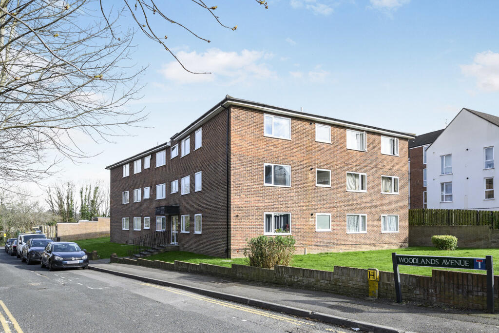 2 bed 1st Floor Flat for rent in Redhill. From Leaders Lettings - Redhill