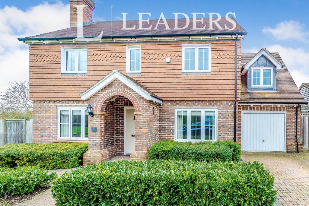 4 bed Detached for rent in Merstham. From Leaders Lettings - Redhill 4 bed Detached for rent in Merstham. From Leaders Lettings - Redhill