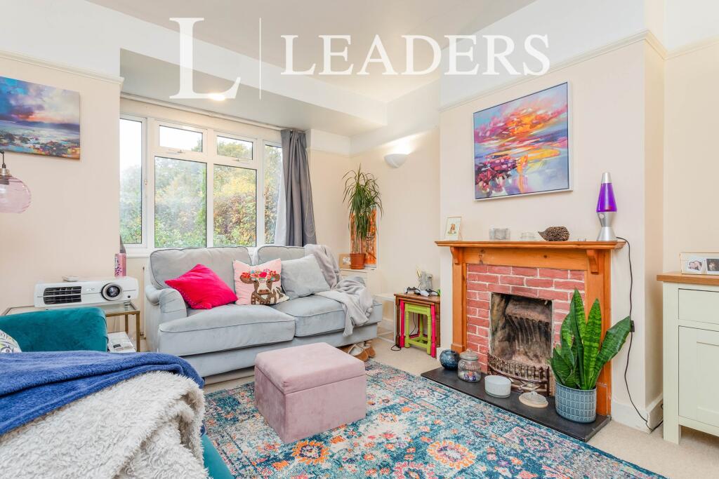 2 bed Semi Detached for rent in Salfords. From Leaders Lettings - Redhill