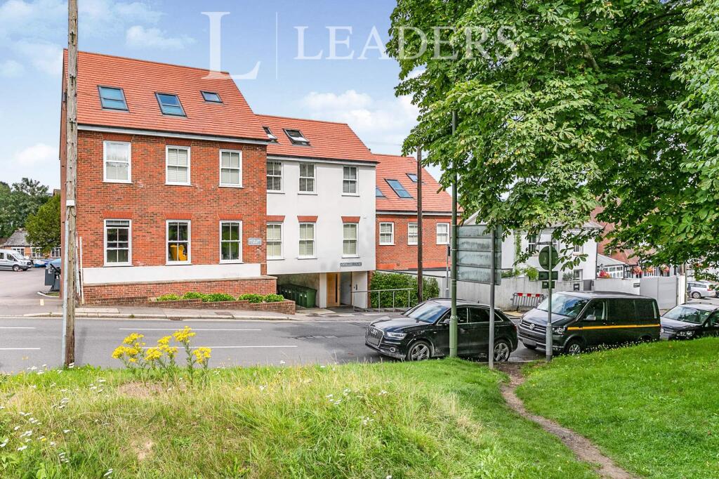 1 bed 1st Floor Flat for rent in Redhill. From Leaders Lettings - Redhill