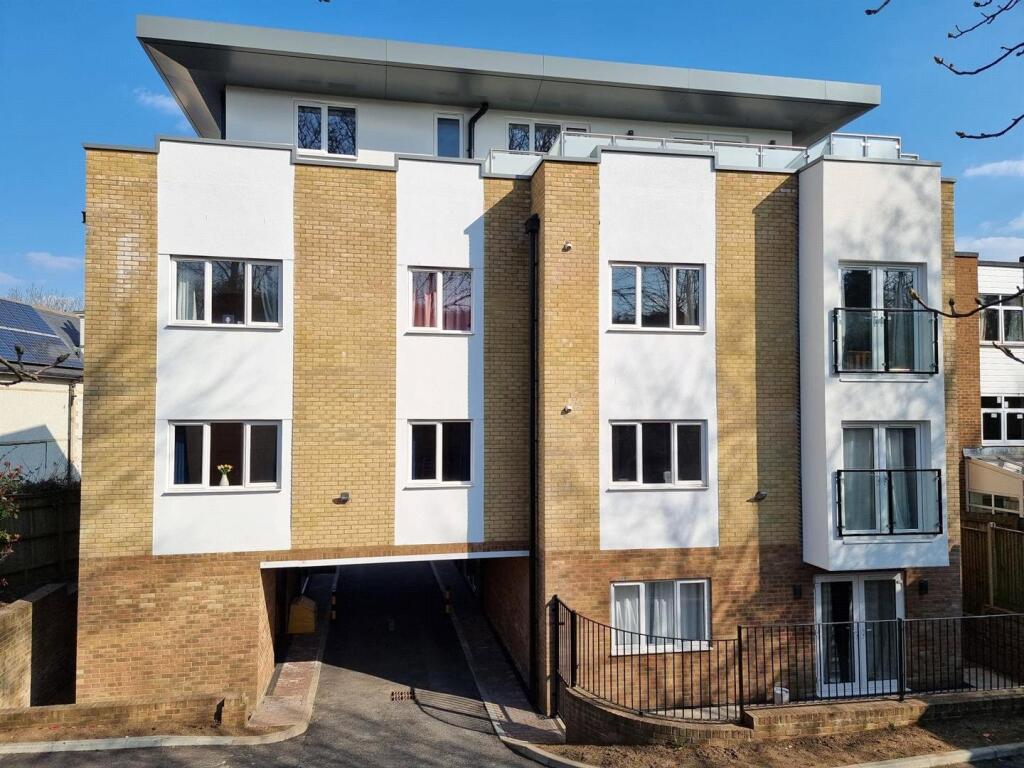 1 bed 1st Floor Flat for rent in Redhill. From Leaders Lettings - Redhill
