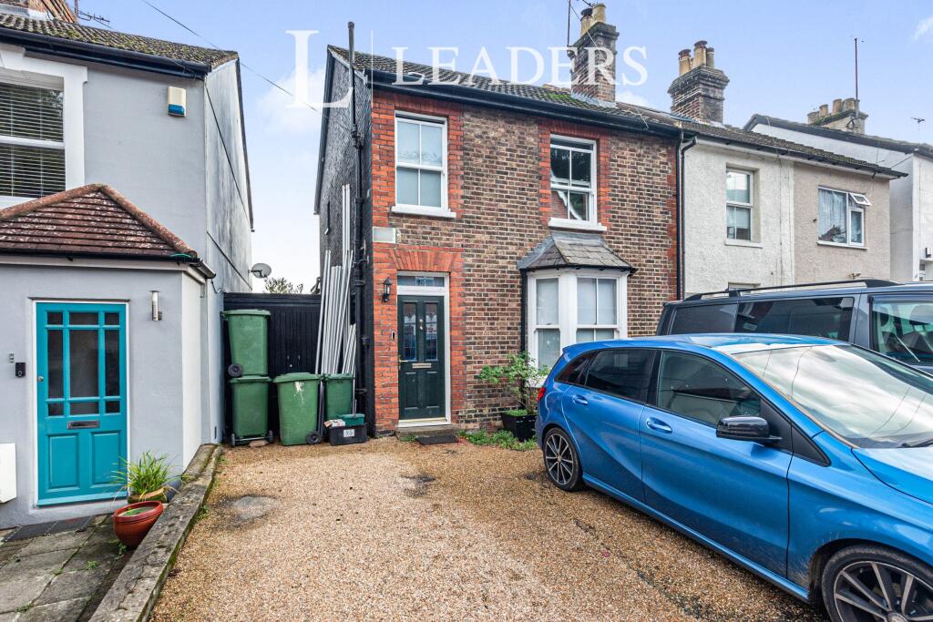 2 bed Mid Terraced House for rent in Redhill. From Leaders Lettings - Redhill