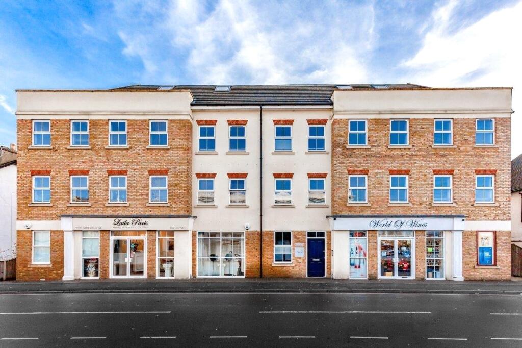 2 bed 1st Floor Flat for rent in Horley. From Leaders Lettings - Redhill