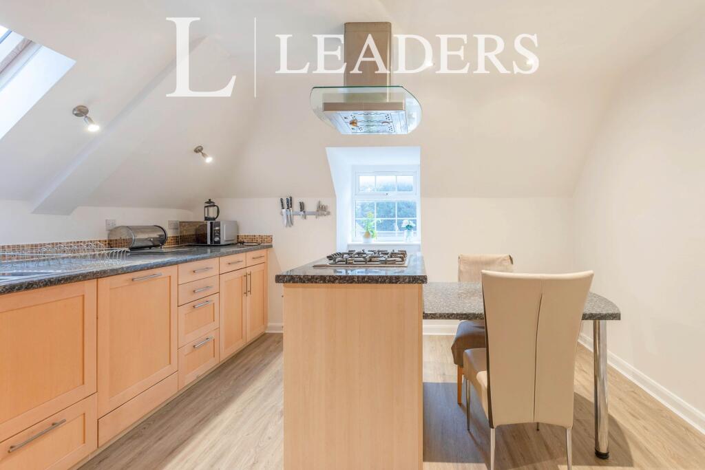 2 bed 1st Floor Flat for rent in Redhill. From Leaders Lettings - Redhill