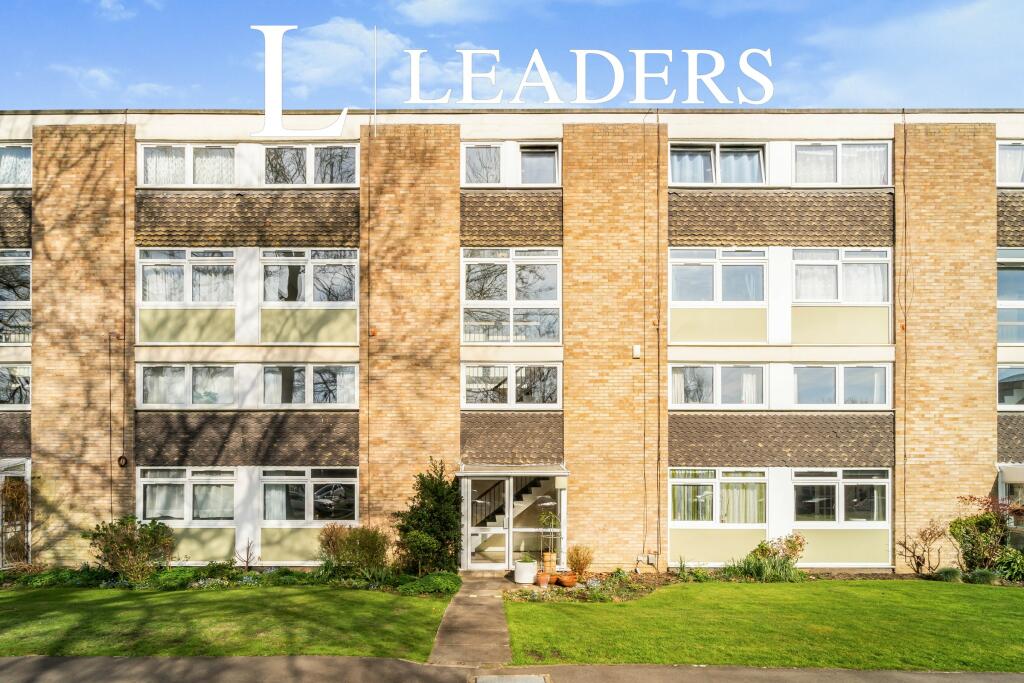 3 bed Apartment for rent in Walton-on-Thames. From Leaders - Walton