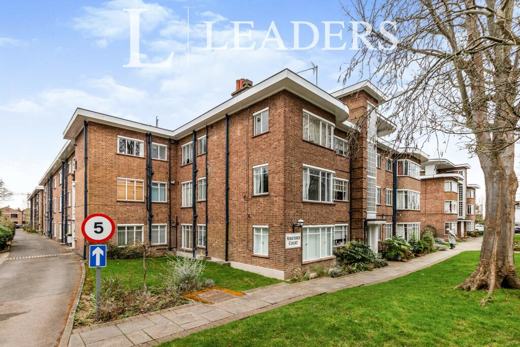 2 bed Flat for rent in East Molesey. From Leaders - Walton