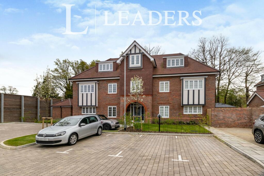 2 bed Apartment for rent in . From Leaders - Walton