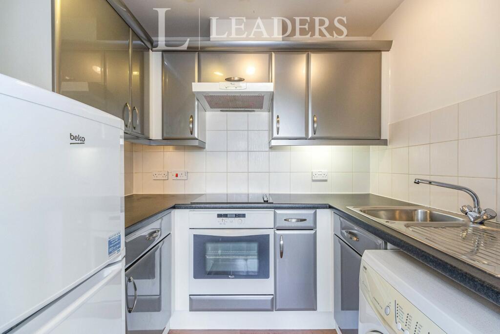 1 bed Apartment for rent in Sunbury. From Leaders - Walton