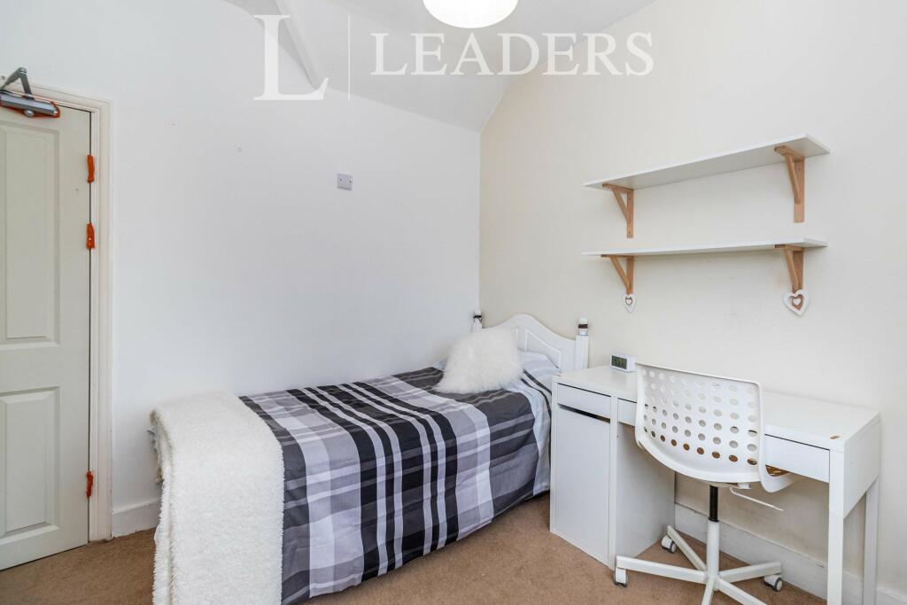 0 bed Room for rent in Burwood Park. From Leaders Walton On Thames