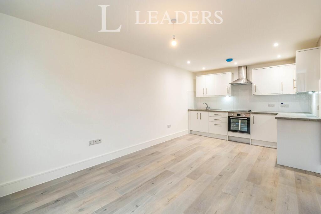 2 bed 1st Floor Flat for rent in Walton-on-Thames. From Leaders Lettings - Walton on Thames 2 bed 1st Floor Flat for rent in Walton-on-Thames. From Leaders Lettings - Walton on Thames