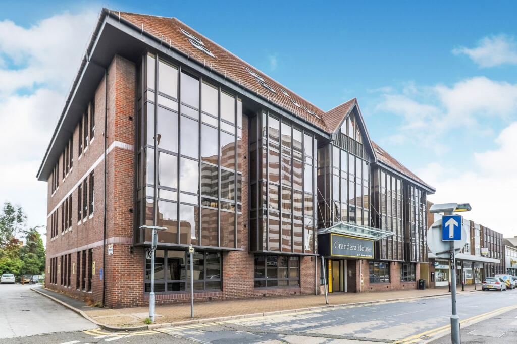 2 bed 1st Floor Flat for rent in Sunbury. From Leaders Lettings - Walton on Thames 2 bed 1st Floor Flat for rent in Sunbury. From Leaders Lettings - Walton on Thames