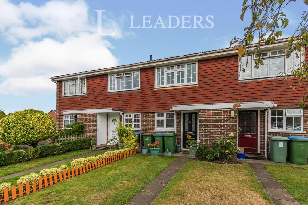2 bed Detached for rent in Burwood Park. From Leaders Lettings - Walton on Thames 2 bed Detached for rent in Burwood Park. From Leaders Lettings - Walton on Thames