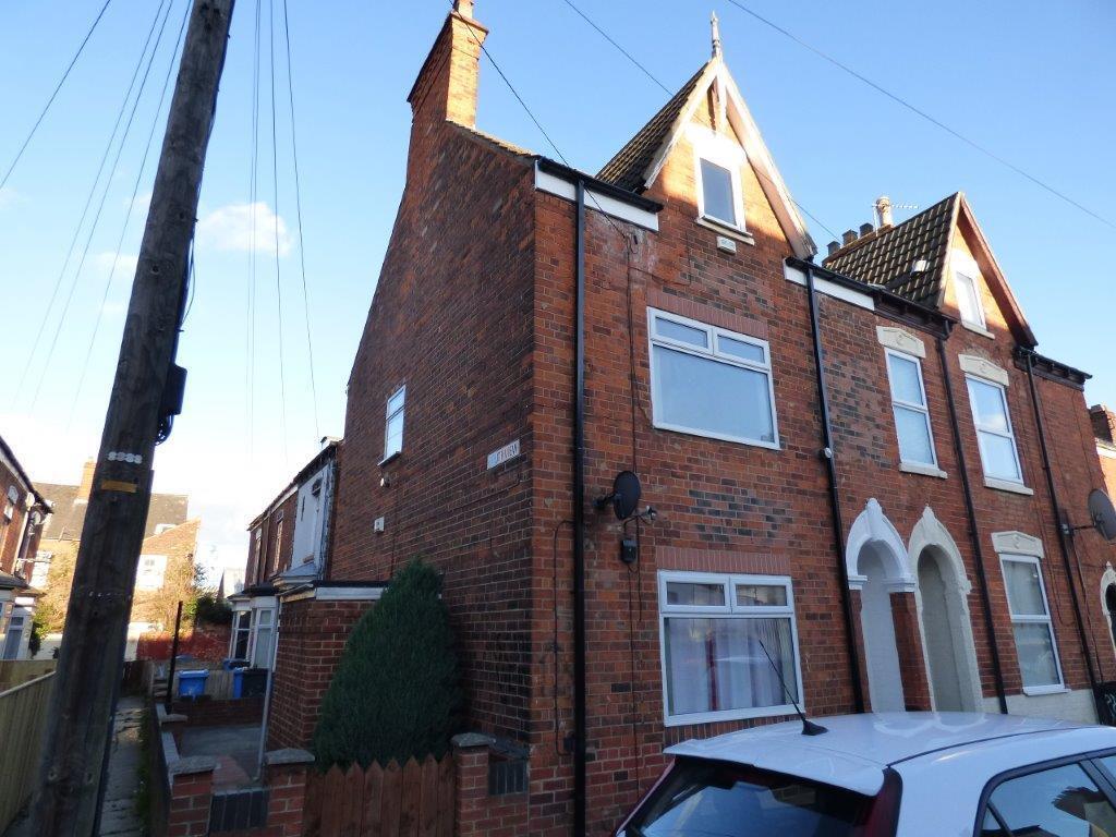3 bed End of Terrace for rent in Hull. From Leonards - Hull