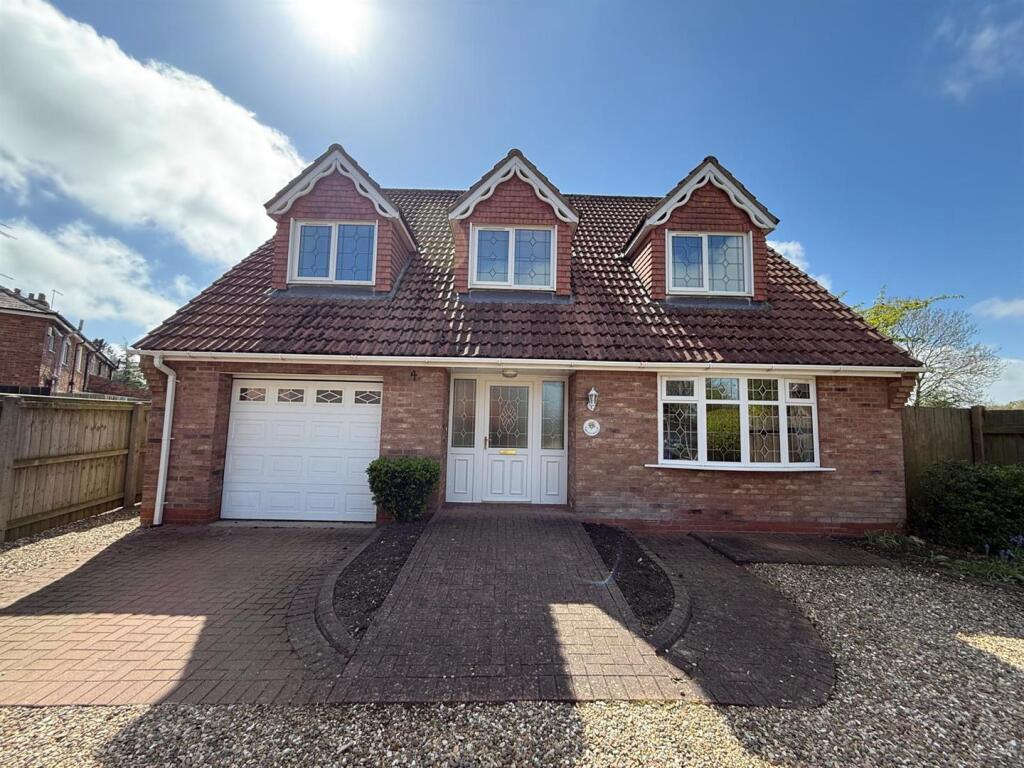 4 bed Detached for rent in Woodmansey. From Leonards - Hull