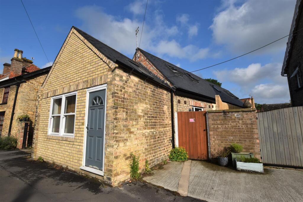 1 bed Apartment for rent in South Cave. From Leonards - Hull