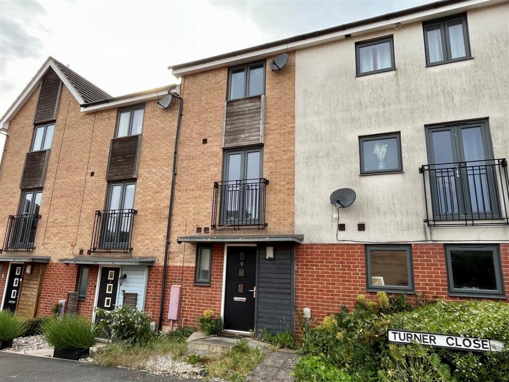 3 bed Mid Terraced House for rent in Brough. From Leonards - Hull