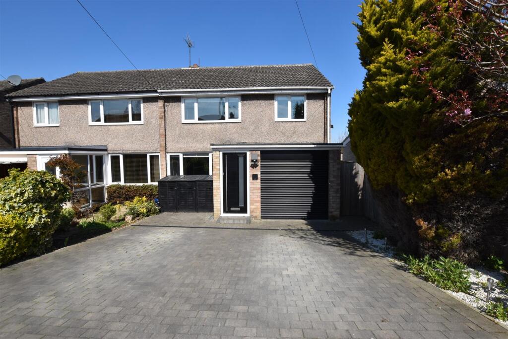 3 bed Semi Detached for rent in Hull. From Leonards - Hull 3 bed Semi Detached for rent in Hull. From Leonards - Hull