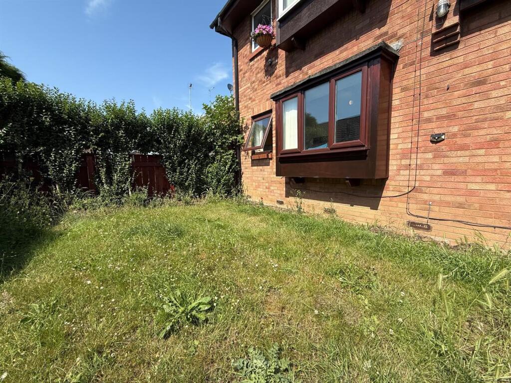 4 bed Apartment for rent in Hull. From Leonards - Hull