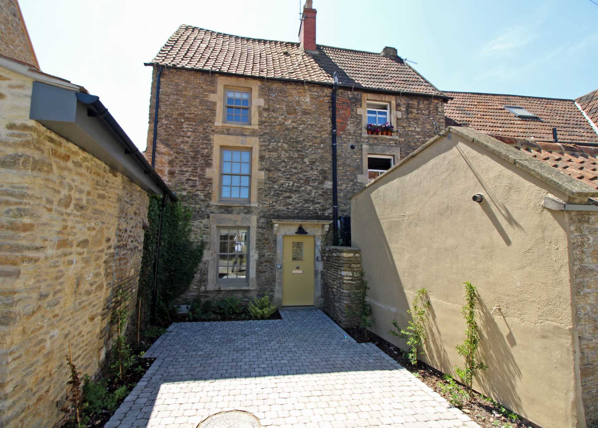 2 bed Cottage for rent in Frome. From Lewis Gray