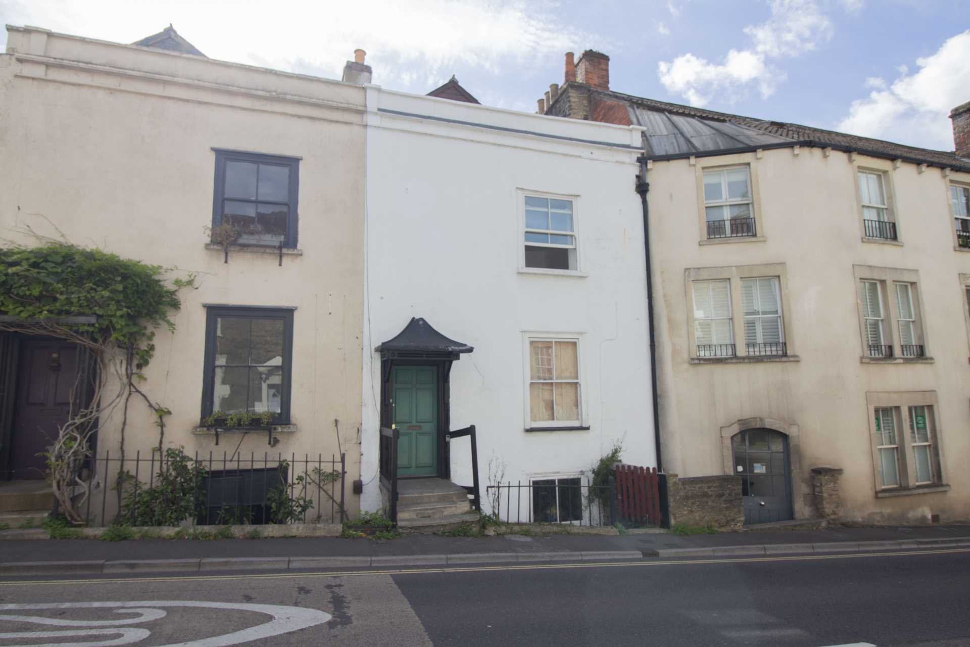 2 bed Maisonette for rent in Frome. From Lewis Gray