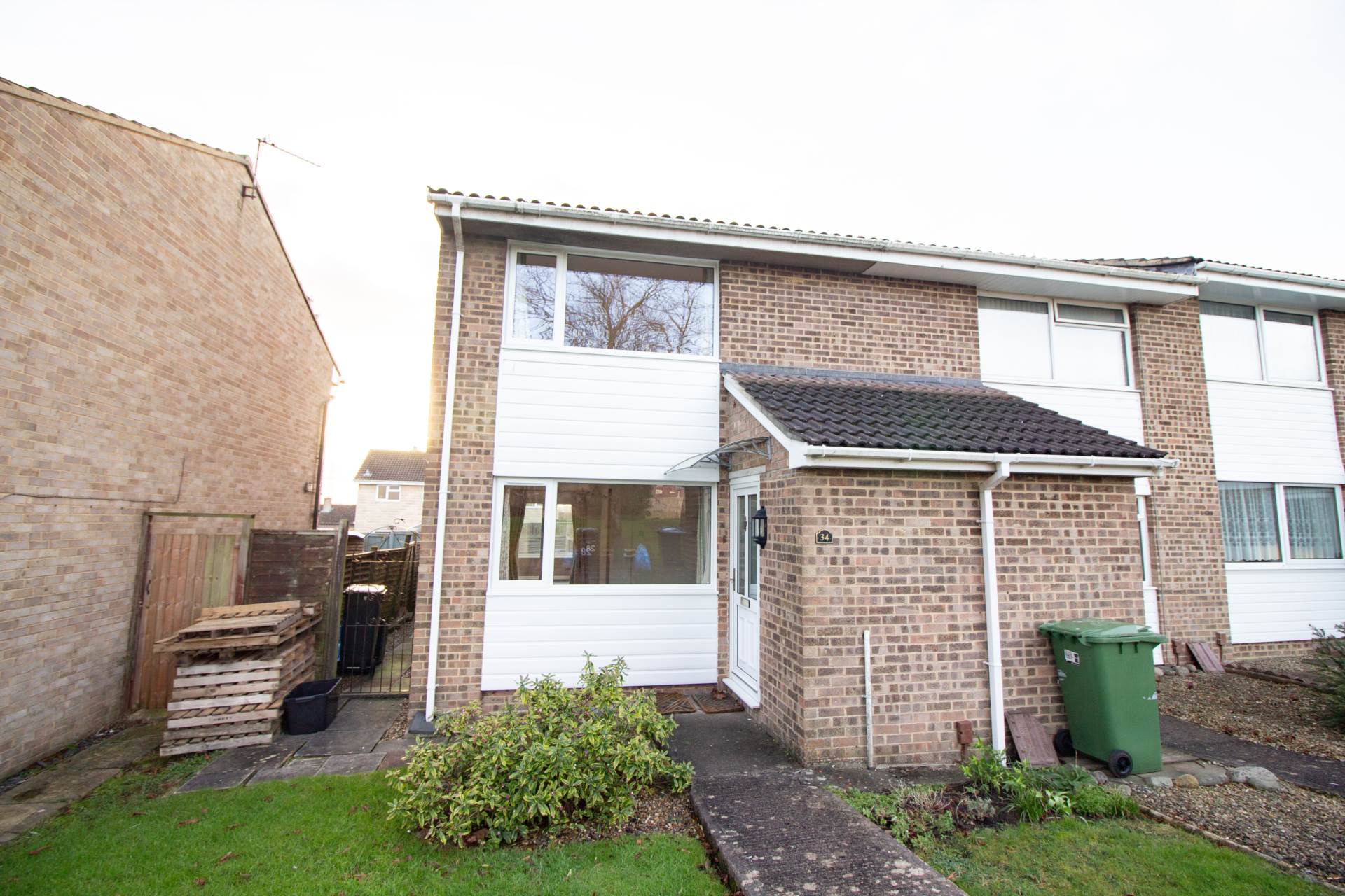 2 bed Mid Terraced House for rent in Frome. From Lewis Gray