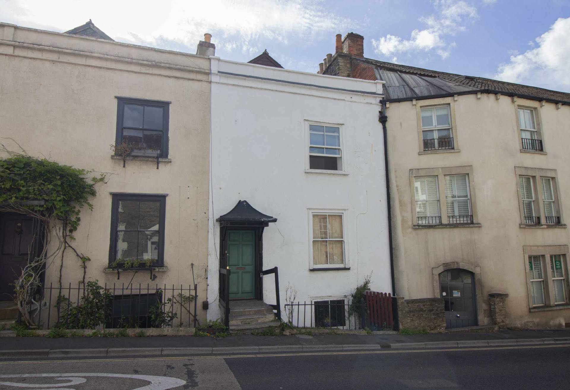 2 bed Mid Terraced House for rent in Frome. From Lewis Gray