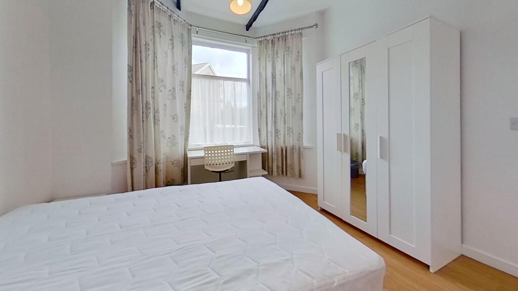 5 bed House Share for rent in Pontypridd. From Let Right Properties Ltd - Treforest