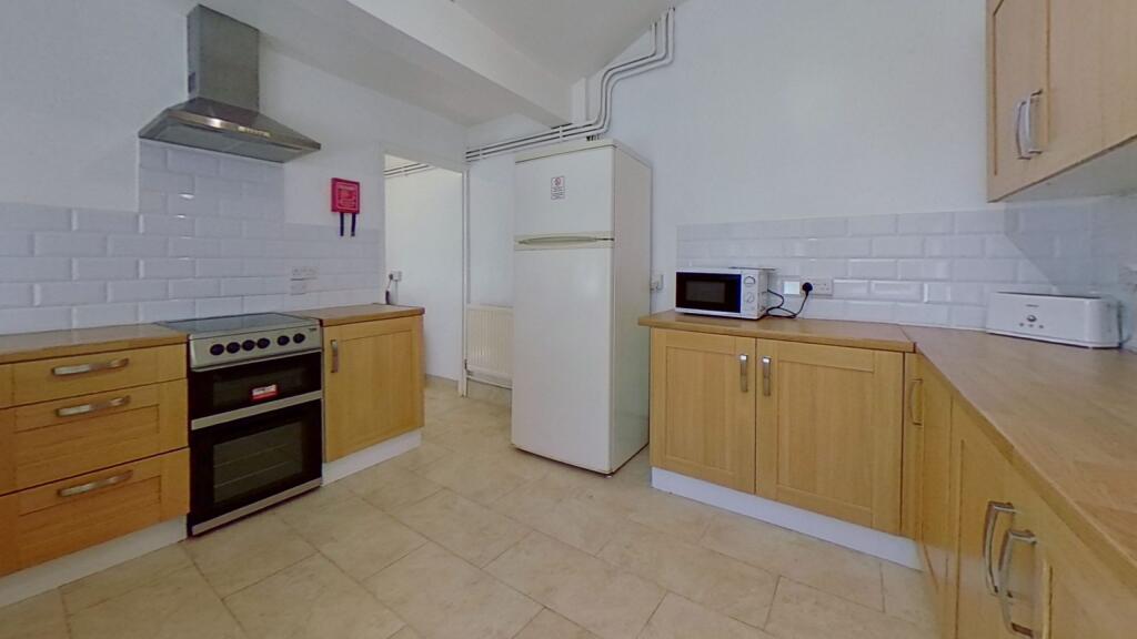 6 bed House Share for rent in Pontypridd. From Let Right Properties Ltd - Treforest