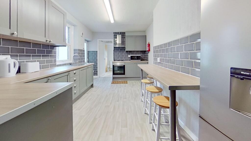 5 bed House Share for rent in Pontypridd. From Let Right Properties Ltd - Treforest