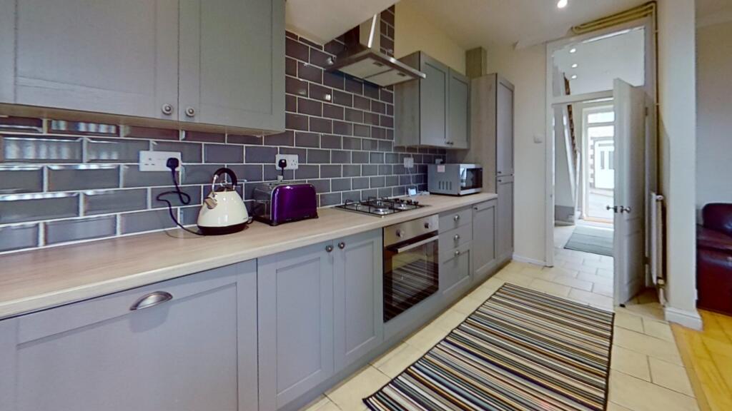 4 bed House Share for rent in Pen-y-coedcae. From Let Right Properties Ltd - Treforest