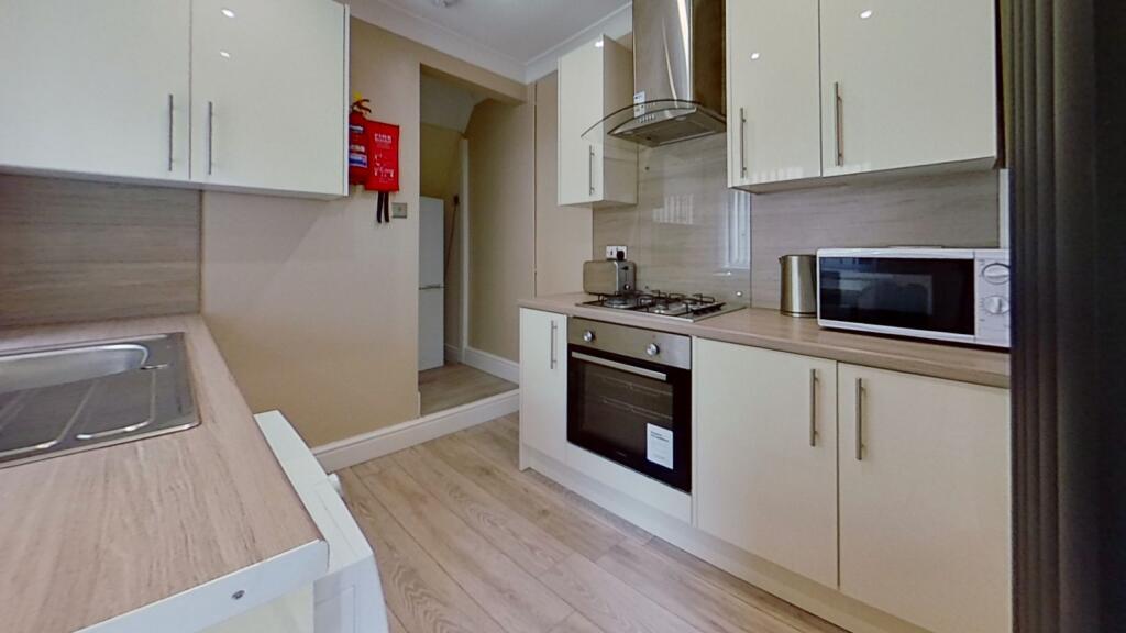 4 bed House Share for rent in Pontypridd. From Let Right Properties Ltd - Treforest