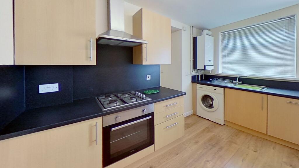 5 bed House Share for rent in Pen-y-coedcae. From Let Right Properties Ltd - Treforest