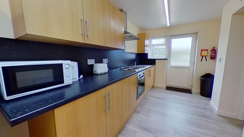 5 bed House Share for rent in Pontypridd. From Let Right Properties Ltd - Treforest