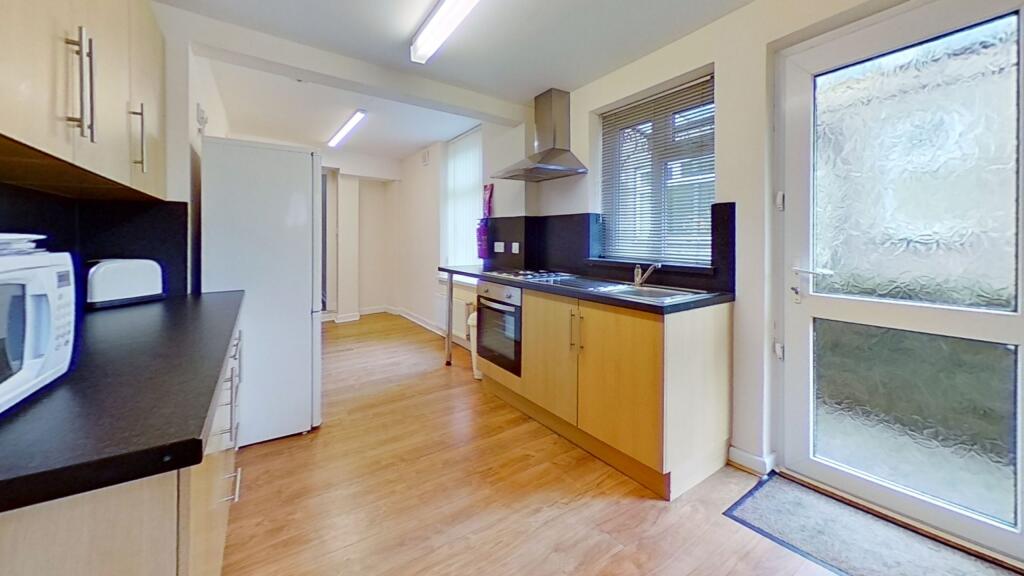 4 bed House Share for rent in Pen-y-coedcae. From Let Right Properties Ltd - Treforest