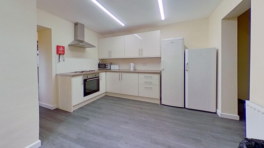 5 bed House Share for rent in Pontypridd. From Let Right Properties Ltd - Treforest