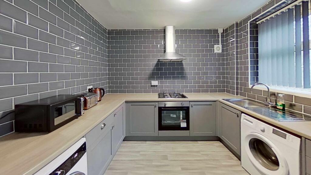 4 bed House Share for rent in Pontypridd. From Let Right Properties Ltd - Treforest