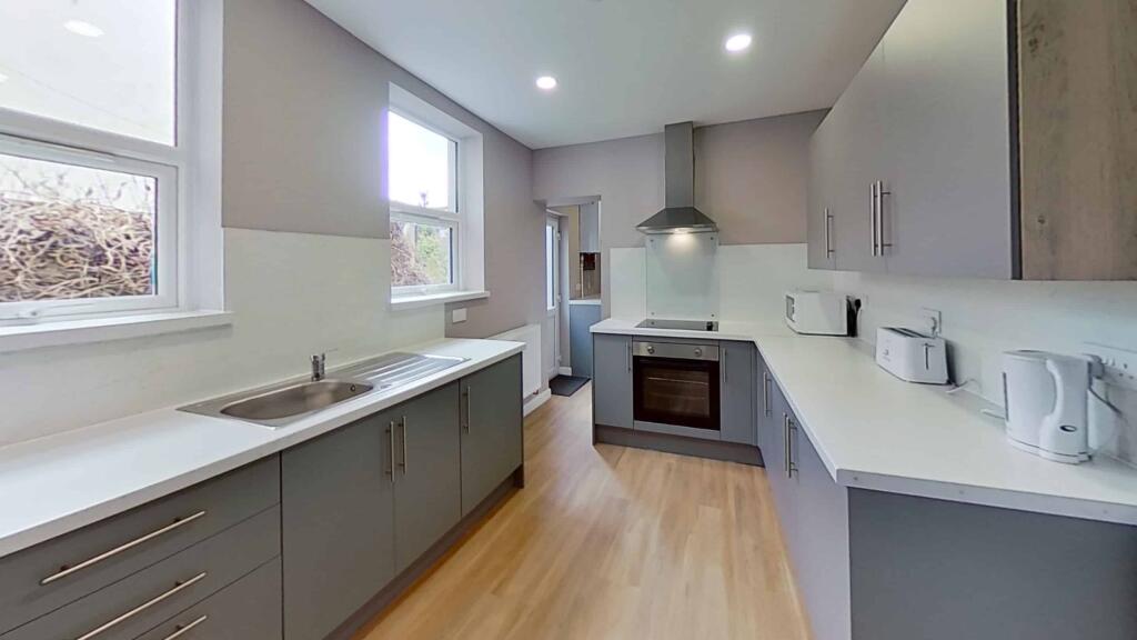 5 bed House Share for rent in Pontypridd. From Let Right Properties Ltd - Treforest