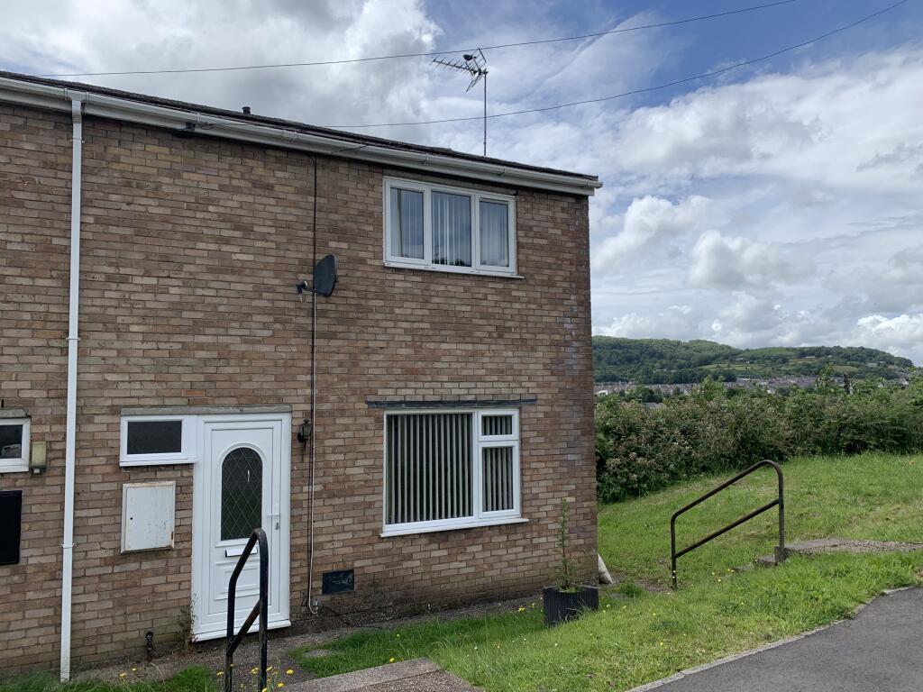 2 bed Semi Detached for rent in Pontypridd. From Let Right Properties Ltd - Treforest