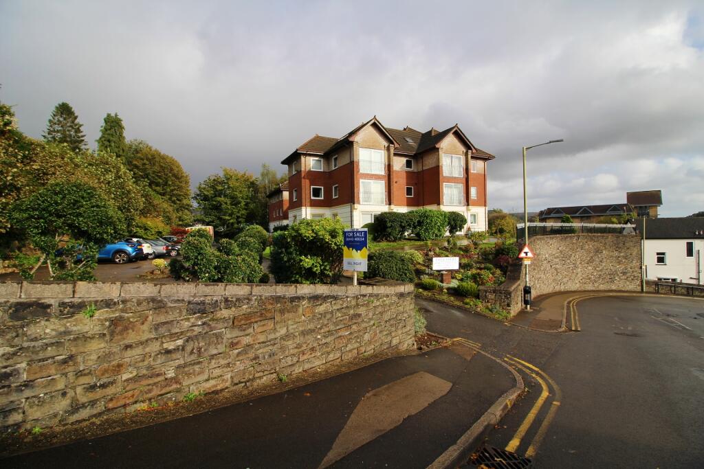 2 bed 1st Floor Flat for rent in Pontypridd. From Let Right Properties Ltd - Treforest